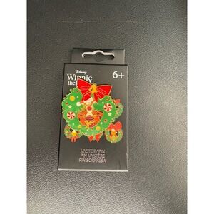 Loungefly Disney Winnie the Pooh‎ Holiday Wreath Pin- Tigger